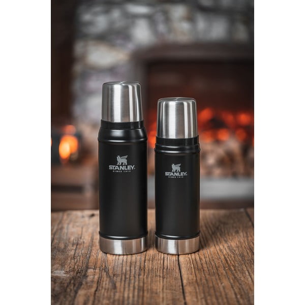 Crna termosica od nehrđajućeg čelika 750 ml Legendary Classic Black – Stanley-image-1