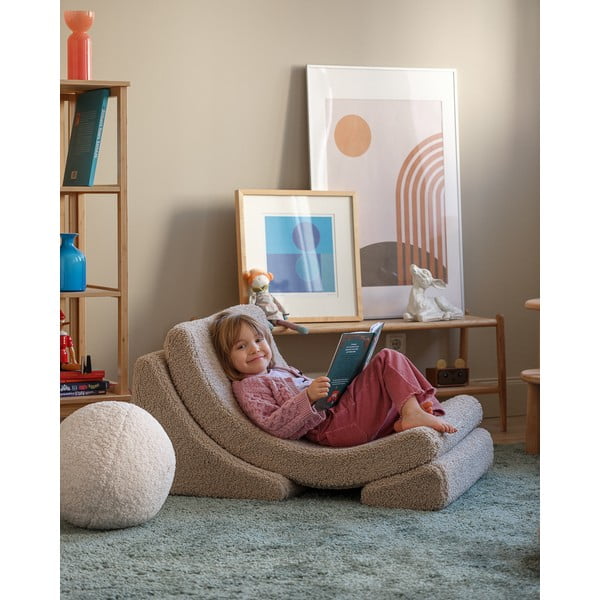 Svjetlo smeđa dječja fotelja od bouclé tkanine Moon – Wigiwama-image-1