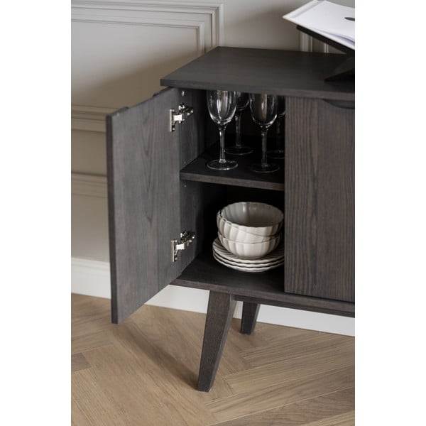 Smeđa niska komoda u dekoru hrasta 150x85 cm Filippa – Rowico-image-4