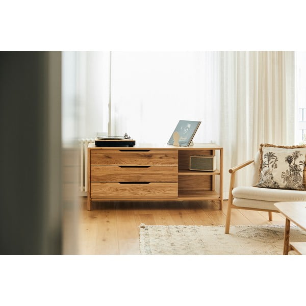 Niska komoda od punog hrasta u prirodnoj boji 140x64 cm Twig – The Beds-image-4