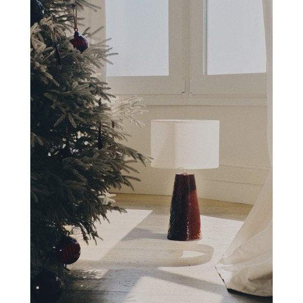 Crvena/bijela stolna lampa s tekstilnim sjenilom (visina 49 cm) Drava – Kave Home-image-2