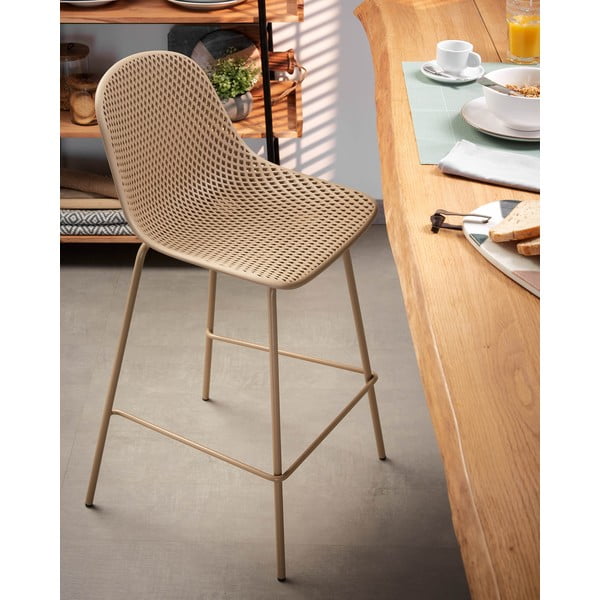 Bež metalna/plastična vrtna barska stolica Quinby – Kave Home-image-1