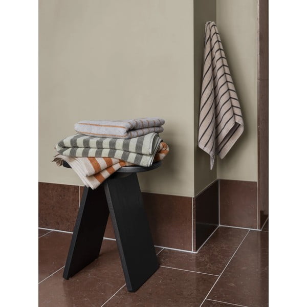 Zeleni ručnik od organskog pamuka od frotira 70x140 cm Arto – Blomus-image-1