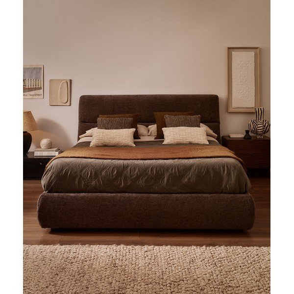 Tamno smeđi tapecirani bračni krevet od šenila s prostorom za odlaganje s podnicom 160x200 cm Dafra – Kave Home-image-1