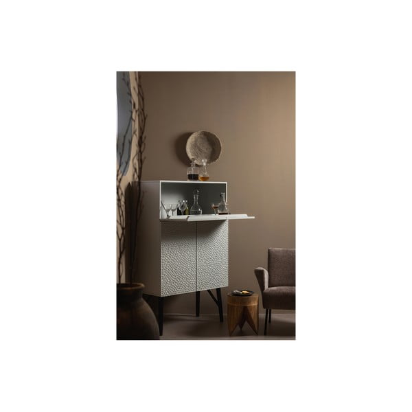 Svijetlo siva vitrina za vino od masivnog manga 90x146x46 cm Carved – WOOOD-image-3