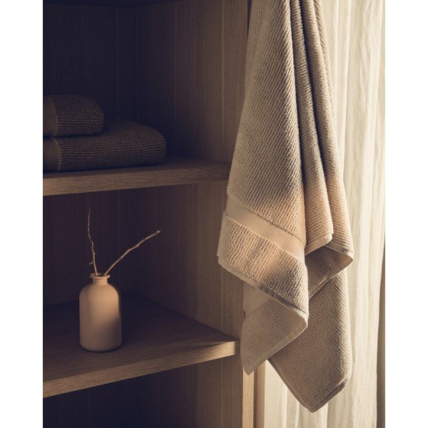 Bež pamučan ručnik od frotira 70x140 cm Olvira – Kave Home-image-3