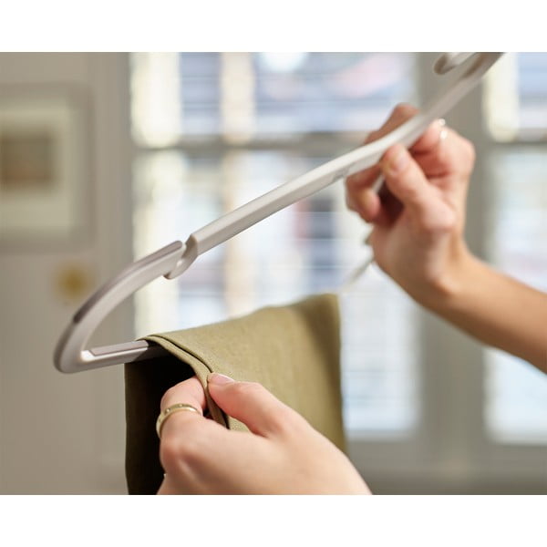 Plastične vješalice u setu 5 kom Orderly – Joseph Joseph-image-4