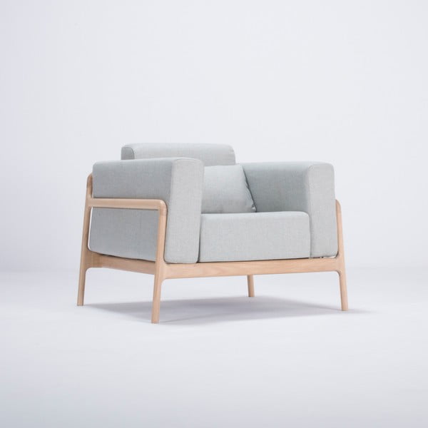 Fotelja od hrasta sa plavo-sivim tekstilnim sjedalom Gazzda Fawn