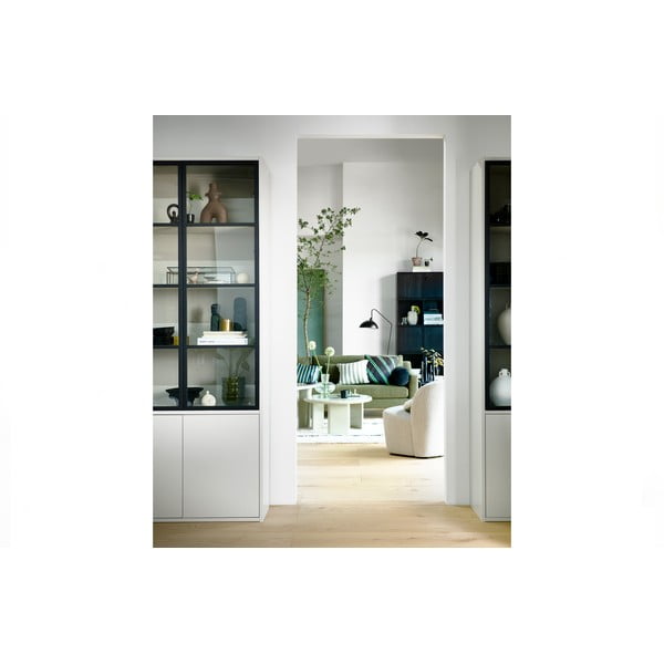 Svijetlo siva vitrina od masivnog bora 101x230 cm Basic – vtwonen-image-1