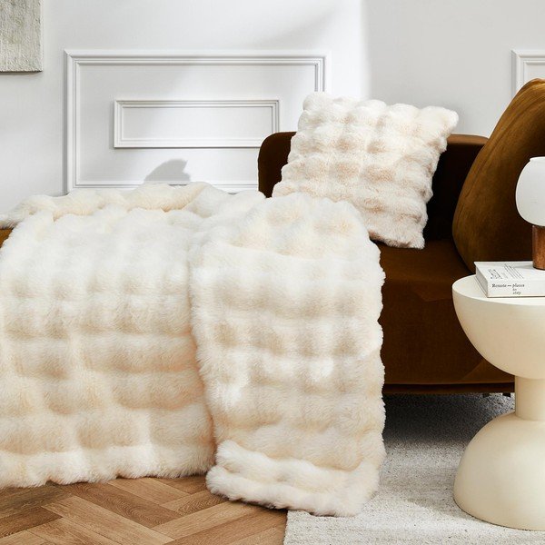 Krem deka od mikropliša 220x240 cm Mounty – douceur d'intérieur-image-1