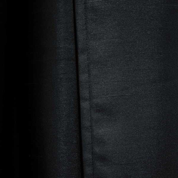 Crna zavjesa od mikrosatena 140x240 cm Shana – douceur d'intérieur-image-4