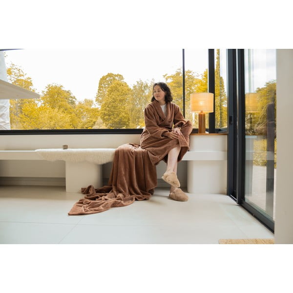 Smeđa deka od mikropliša 150x200 cm Pippa – Tiseco Home Studio-image-2