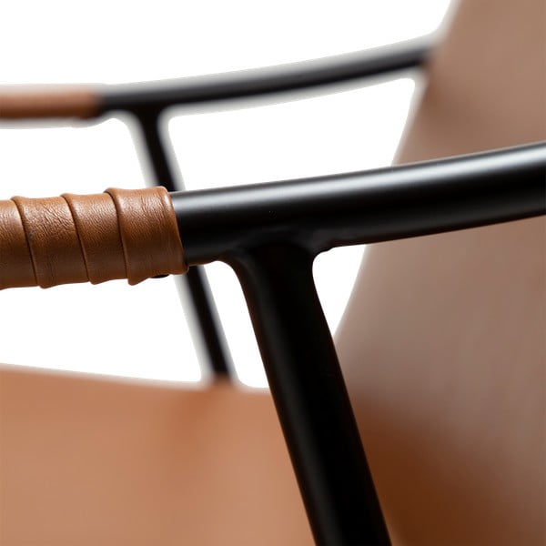 Smeđa fotelja od imitacije kože Boto – DAN-FORM Denmark-image-1