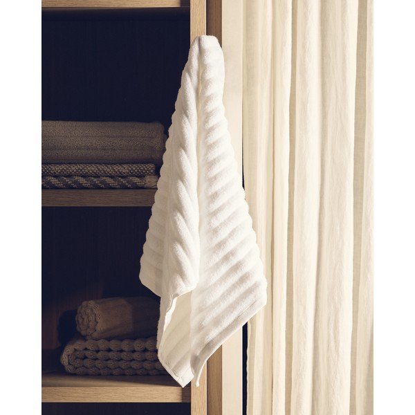 Bijeli pamučan ručnik od frotira 70x140 cm Navira – Kave Home-image-2