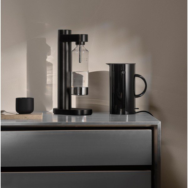 Crno plastično kuhalo za vodu 1,5 l EM77 – Stelton-image-1