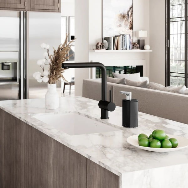 Mat crni željezni dozator sapuna 295 ml – simplehuman-image-1