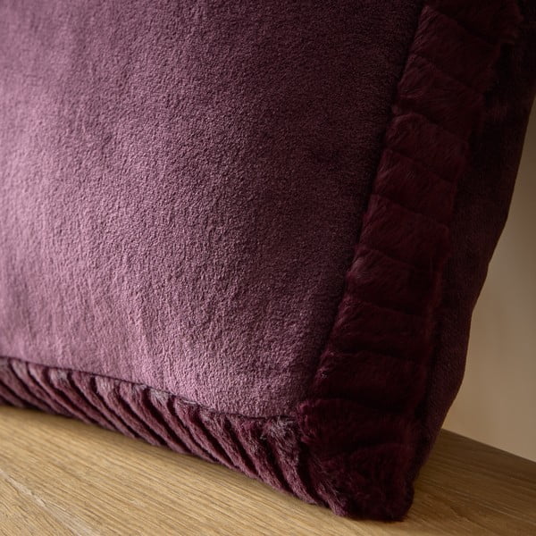Ukrasni jastuk od mikropliša 55x55 cm Velvet and Faux Fur – Catherine Lansfield-image-2