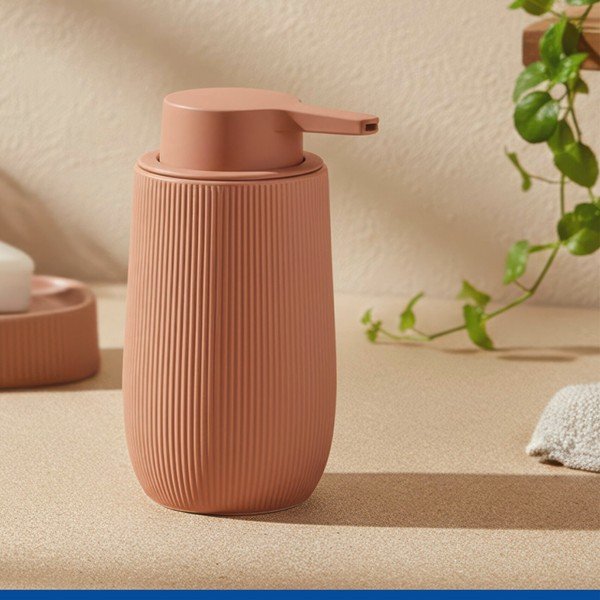 Smeđi plastičan dozator sapuna 400 ml Fablo – Wenko-image-1