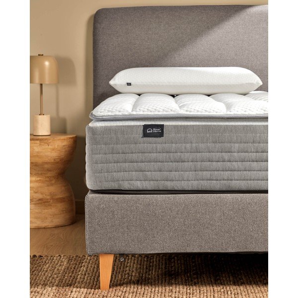 Tvrd antialergijski/s termo regulacijom madrac s oprugama 150x200 cm Juno – Kave Home-image-1