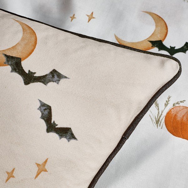 Ukrasni jastuk s motivom noći vještiva 45x45 cm Halloween Highland Cow – Catherine Lansfield-image-2