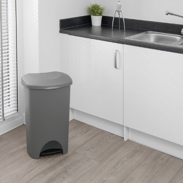 Bijeli koš za smeće s pedalom i poklopcem Addis, 41 x 33 x 62,5 cm-image-1