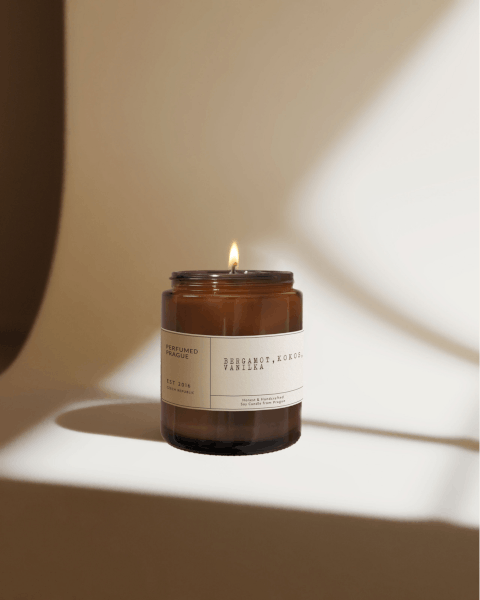 Mirisna svijeća od sojinog voska vrijeme gorenja 40 h #32 Bergamot, Coconut, Vanilla – Perfumed Prague-image-3