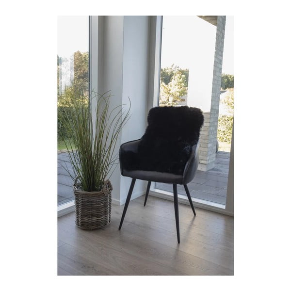 Crna kuća od ovčje kože Nordic-image-1