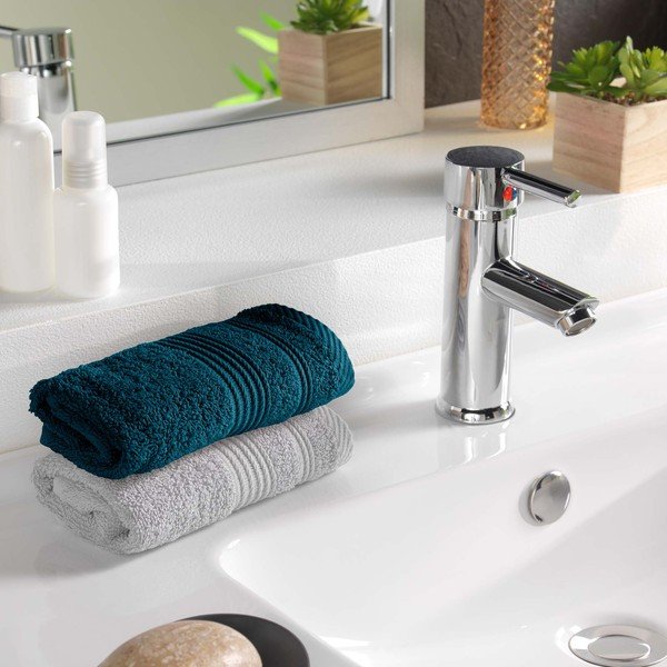 Tamno plavi pamučan ručnik od frotira 30x50 cm Tendresse – douceur d'intérieur-image-1