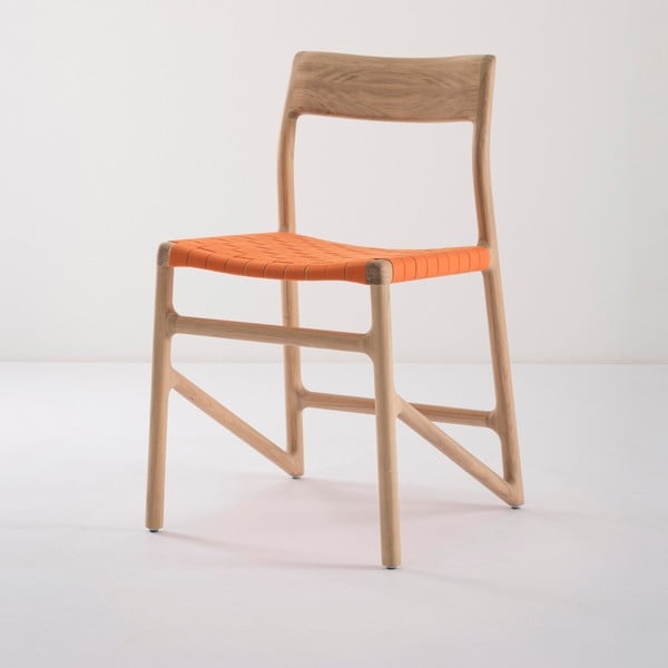 Blagovaona stolica od punog hrasta s narančastim sjedalom Gazzda Fawn