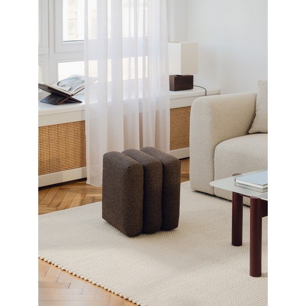 Smeđi tabure od bouclé tkanine Radd – noo.ma-image-3