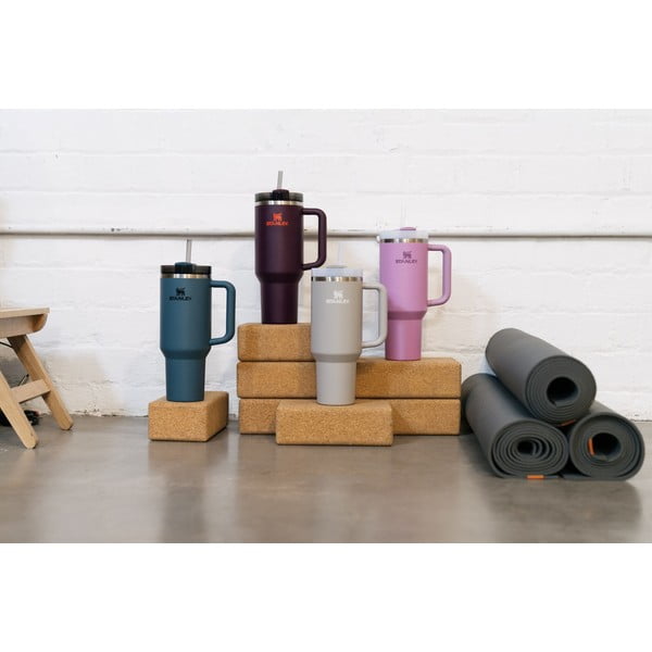 Tamno ljubičasta termosica od nehrđajućeg čelika sa slamkom 1,18 l Quencher H2.0 FlowState Tumbler Plum – Stanley-image-4