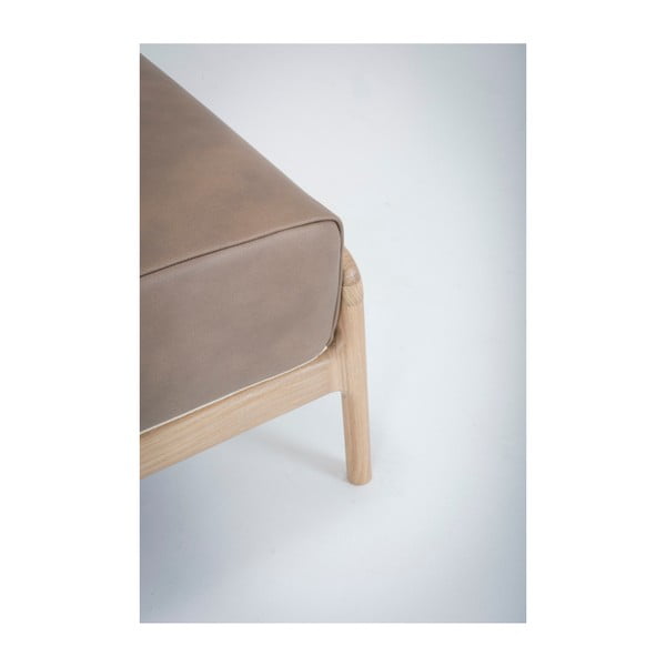 Svijetlosmeđi tabure od bivolje kože s konstrukcijom od punog hrasta Gazzda Fawn-image-3