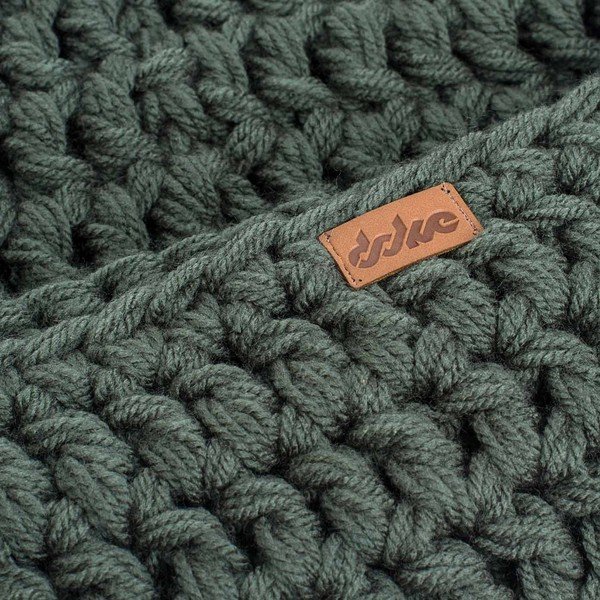 Maslinasto zeleni ručno kukičani okrugli okovratnik DOKE Tommy-image-1