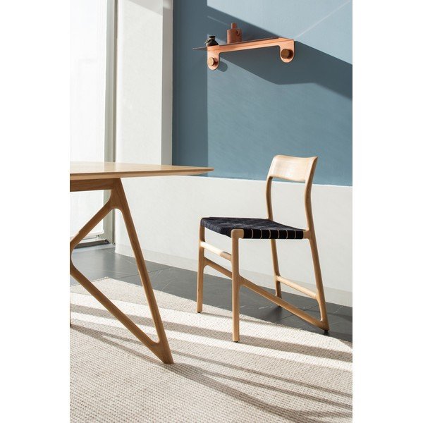 Blagovaonska stolica od punog hrasta sa crnim sjedištem Gazzda Fawn-image-2