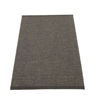 Antracitno sivi unutarnji i vanjski tepih 70x120 cm Emm Black Linen – Pappelina