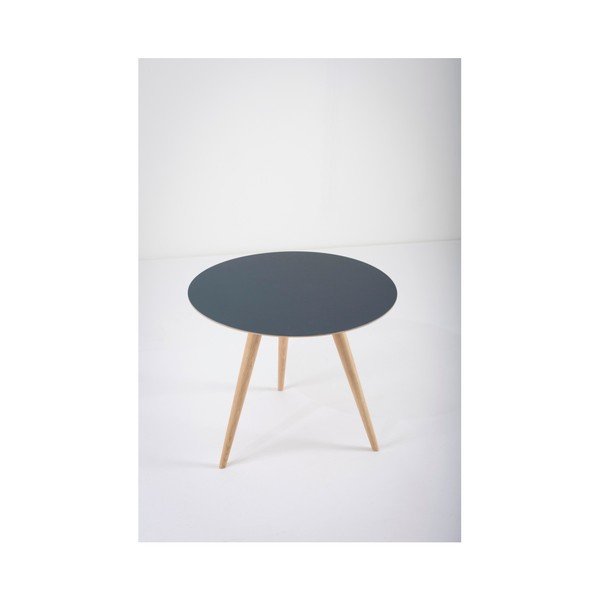 Pomoćni stol od hrastovog drveta sa plavom pločom Gazzda Arp, ⌀ 55 cm-image-3