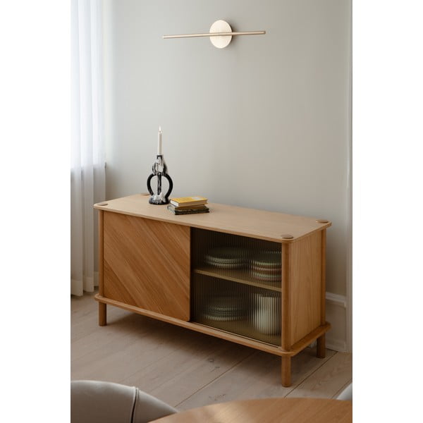 Vitrina od punog hrasta s kliznim vratima u prirodnoj boji 135x73,5x48 cm Italic – UMAGE-image-1