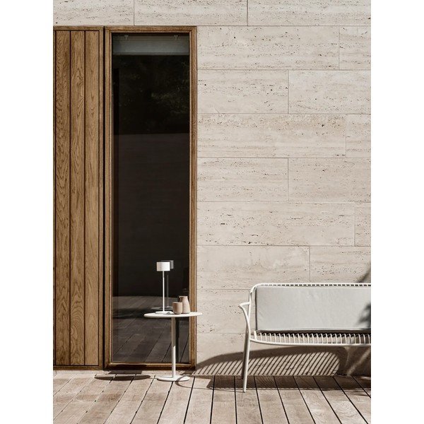 Svijetlo siva metalna vrtna klupa Yua Wire – Blomus-image-4