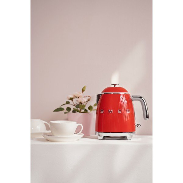 Crveno kuhalo za vodu od nehrđajućeg čelika 800 ml Retro Style – SMEG-image-1