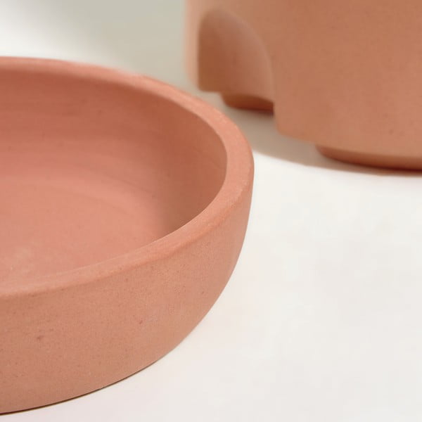 Terakota samozalijevajuća tegla s tanjurićem Kave Home Lelis, visina 26 cm-image-1