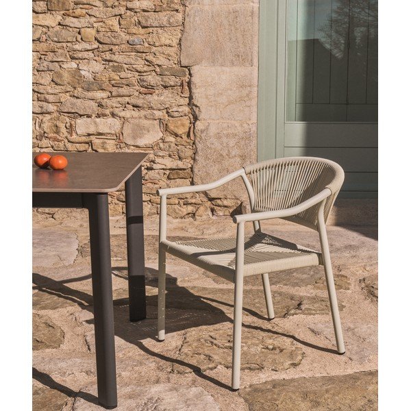 Krem vrtna stolica od ratana Livadia – Kave Home-image-1