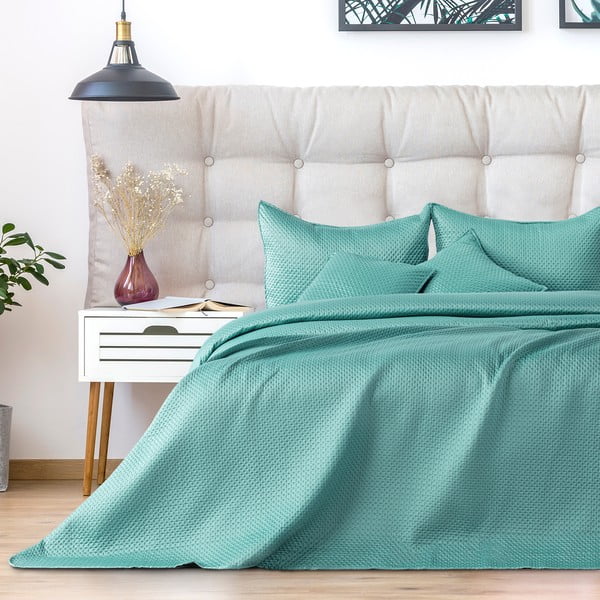 Svijetlozeleni prekrivač za bračni krevet DecoKing Carmen, 240 x 220 cm
