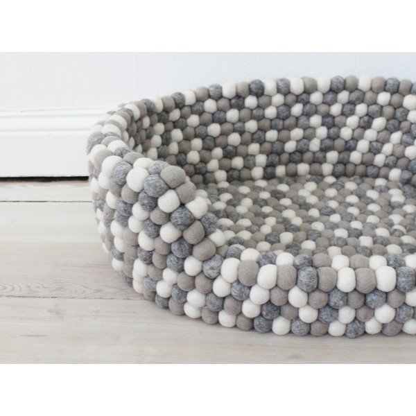Svjetlosivo-bijeli krevetić za kućne ljubimce od vunenih pompona Wooldot Ball Pet Basket, 40 x 30 cm-image-1