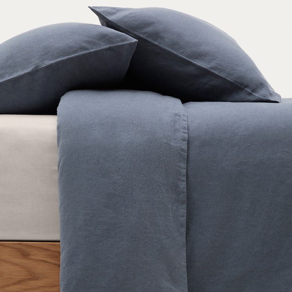Posteljina prljavo plava za bračni krevet/za produženi krevet od mješavine lana 240x220 cm Simmel – Kave Home-image-2