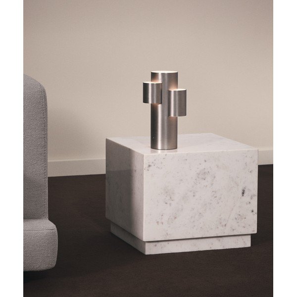 Mramorni pomoćni stol 50x50 cm Sorein – Kave Home-image-1