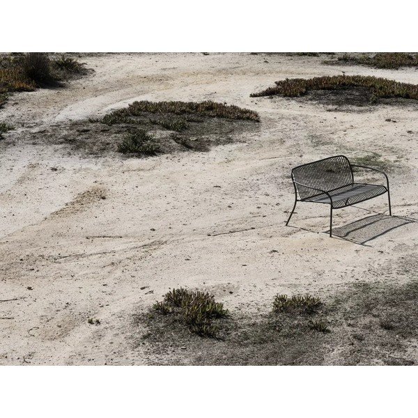 Siva metalna vrtna klupa Yua Wire – Blomus-image-4