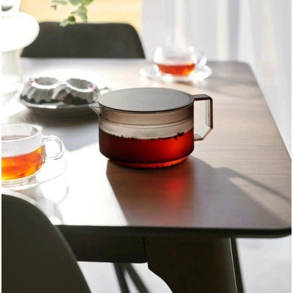 Crni plastičan čajnik s cjedilom 600 ml Tower – YAMAZAKI-image-1