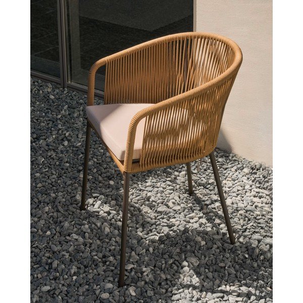 Bež metalna/podstavljena vrtna stolica Yanet – Kave Home-image-1