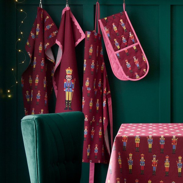 Pamučna pregača s božićnim motivom Christmas Nutcracker – Catherine Lansfield-image-2