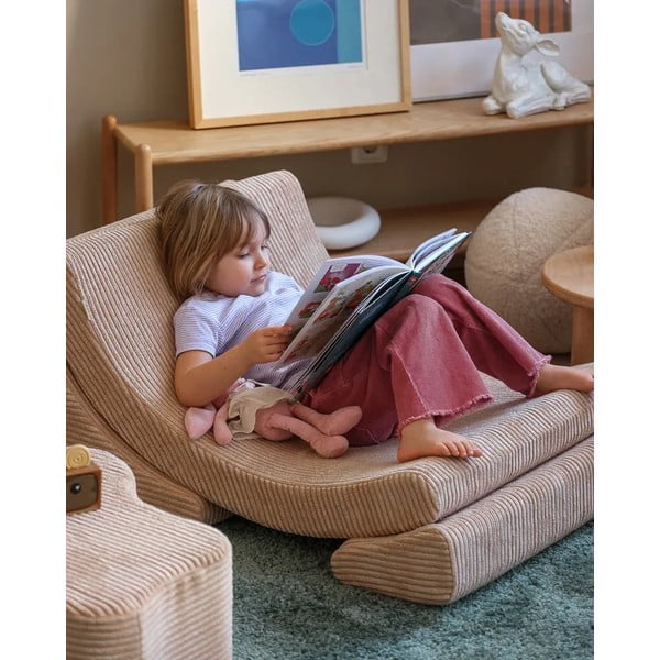 Svjetlo smeđa dječja fotelja od samta Moon – Wigiwama-image-1